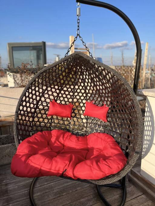 Stylish With Shared Rooftop Terrace/jacuzzi *