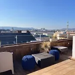 Stylish Apartment With Shared Rooftop Terrace/Jacuzzi
