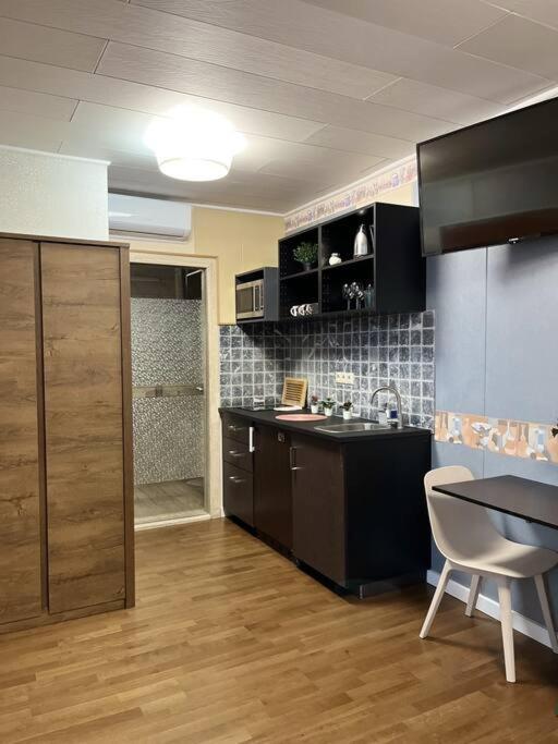 Stylish With Shared Rooftop Terrace/jacuzzi Budapest