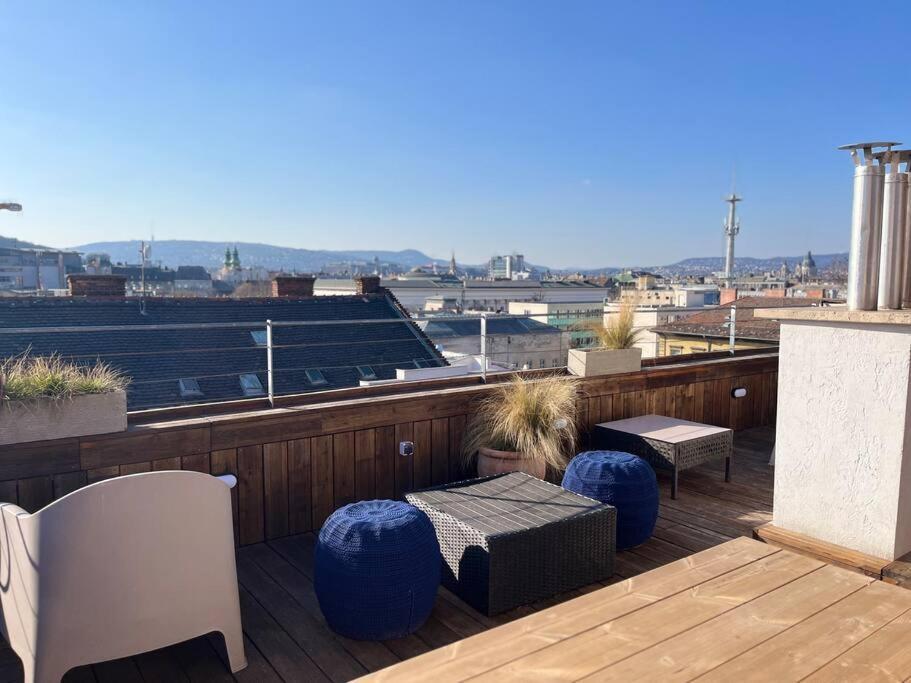 Apartment Stylish With Shared Rooftop Terrace/jacuzzi *